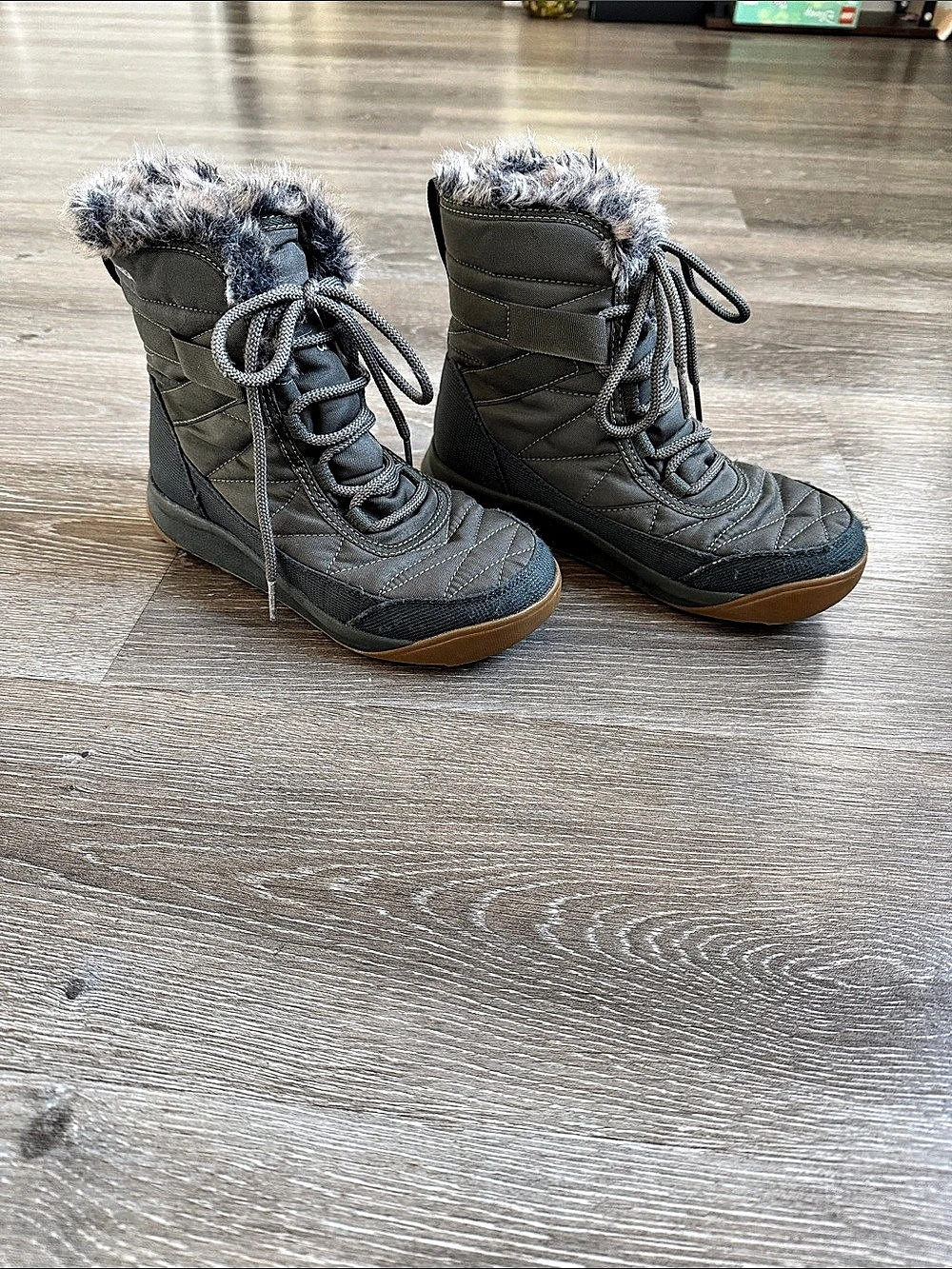 Columbia Minx Shorty II Women's Gray & Brown Winter Boots